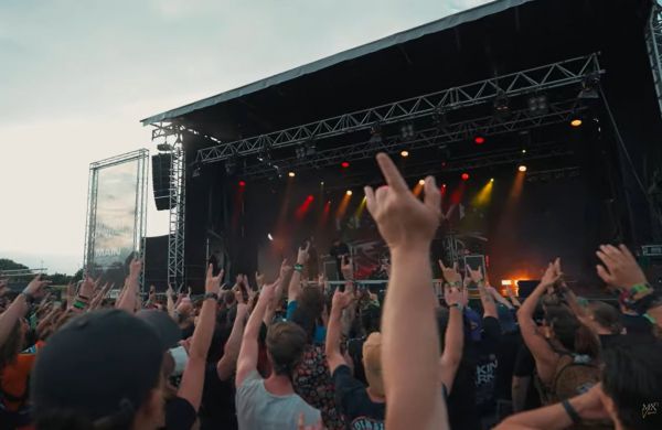 Vidéo Bénévoles & Festivaliers : le MozHell c’est vous ! Image de Vidéo Bénévoles & Festivaliers : le MozHell c’est vous !